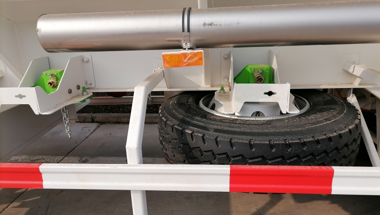 3 Axle 45,000 Liters Petrol Tanker Trailer for Sale in Zimbabwe